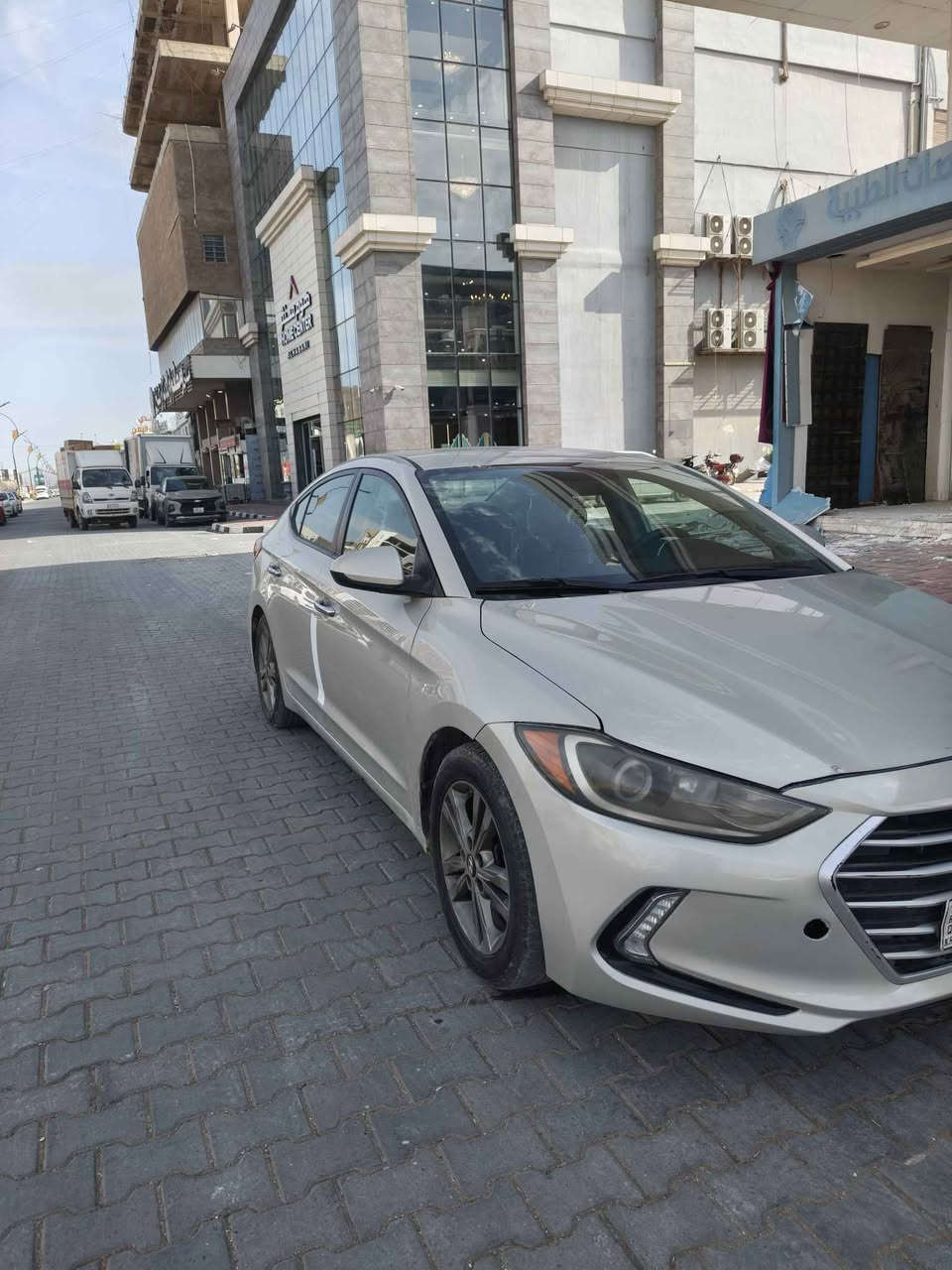 السلا عليكم. للبيع ألنترا 2017 
السياره كلين حادثها فقط دعاميه  مكينتها 2000 دوش كير ومكينه مكفولات. السياره جديده وجاهزه رقم اربيل دولي . سعرها 117 ورقة وبيها مجال مكانها نجف . للإستفسار هذا رقمي ***********. النجف, العراق
