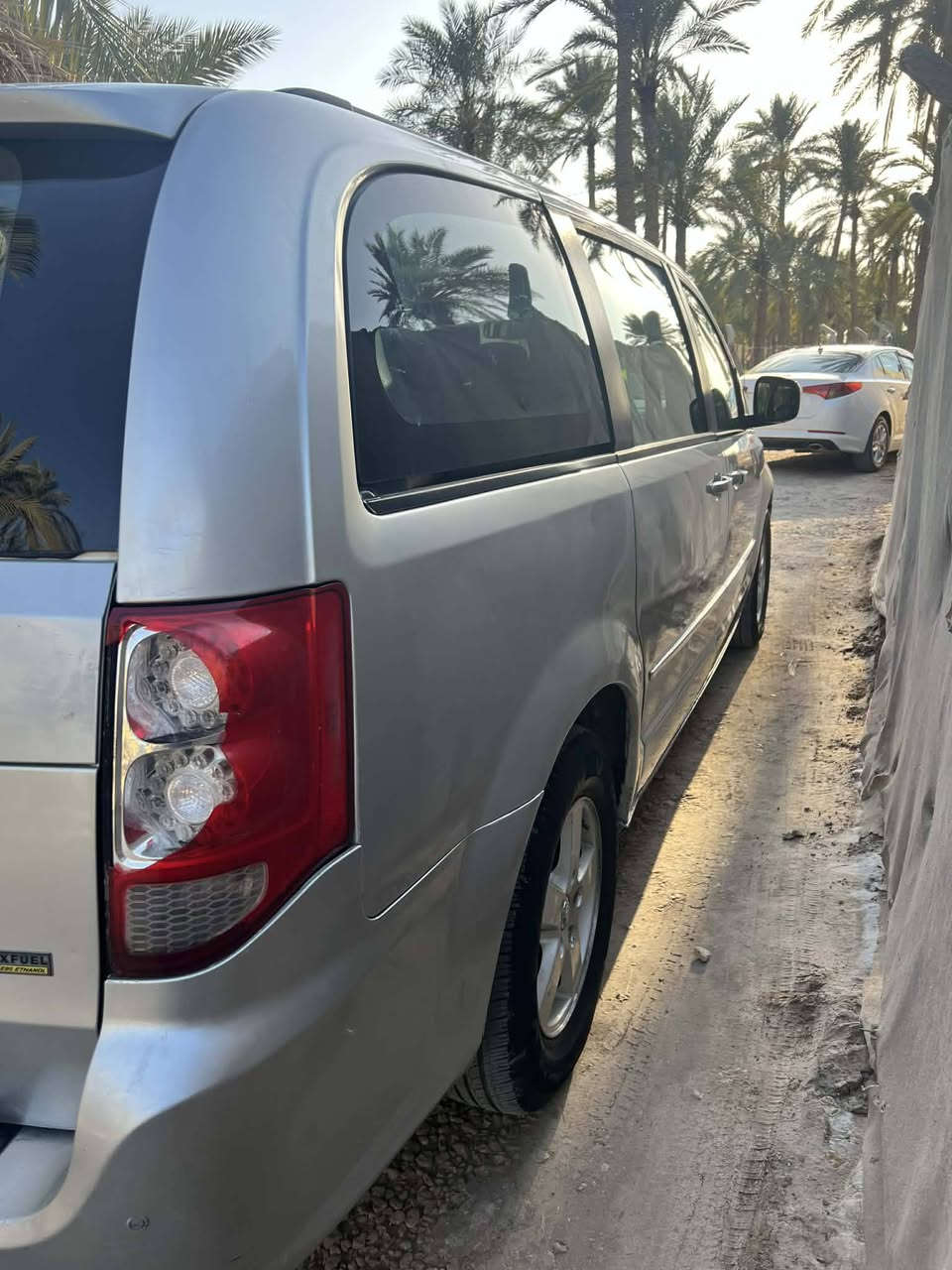 سلام عليكم دوج كرفان موديل 8 بغداد الدولي سنويه وهزه جديده وارد امريكي فول مواصفات كشن سياحي سبعه راكب ابواب مع جنطه كهرباء مصبوغه حزام جماليه مكفوله من الضربه سياره جاهزه تبريد ثلج امامي خلفي كشافات زينون مكينه 3300 مكاني بابل السعر 95 وبيها مجال ***********
