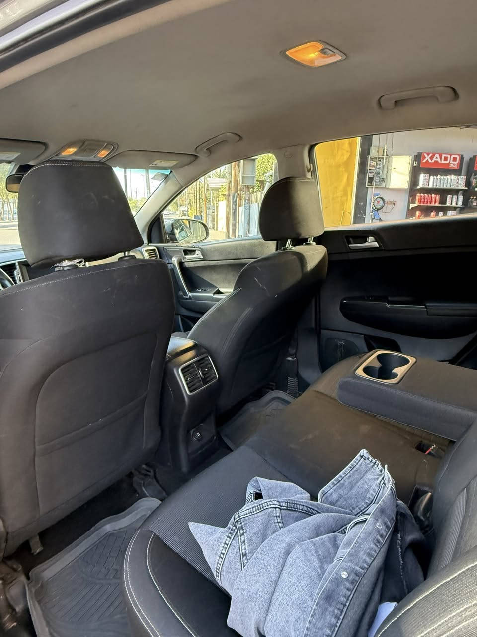 السلام عليكم 
كيا سبورتج
موديل ٢٠١٩ لون رصاصي 
نص فول
حادثه جاملغين وبنيد
(وبيه بابين رش امريكا بدون ضربه
سياره بدون نقص 
بغداد تحويل ثاني يوم
سعره ١٣٥ ورقه مال بيع
للاستفسار 
*********** واتس
