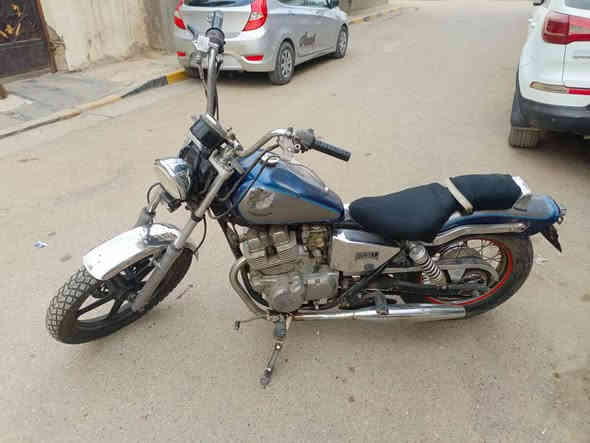 من رخصة الادمنية 
دراجة هارلي ريبل ربع دبل بستم (كوم حديد ابيع عاطله) نارية موجود المحرك عاطل (السعر 300 ومستعجل عالبيع) اذا اكو مراوس بأيراني اراوس مكاني بغداد دورة 
للاستفسار *********** والشراي هلا بي 🖤
