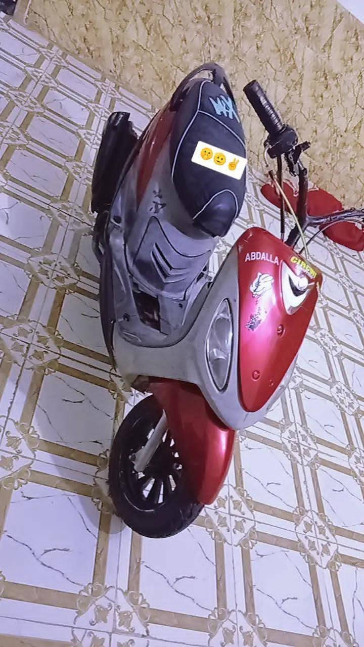 السلام عليكم دراجه ماكس للبيع 350 وبيها مجال في كربلاء ***********
