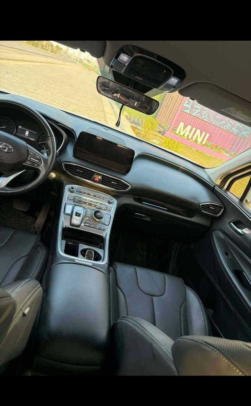 سنتافيه مديل 2023 وراد كوري بدون رقم دخول جديد ماشيه 16الف مبدل فقط بنيد ونفس اللون والباقي كفاله 
مواصفاته دخول ذكي تحديد مسار توقف ذاتي حساسات أمامي خلفي اربعه انضمه قياده تدفئه وتبريد بلكشنات 
للاستفسار ***********
