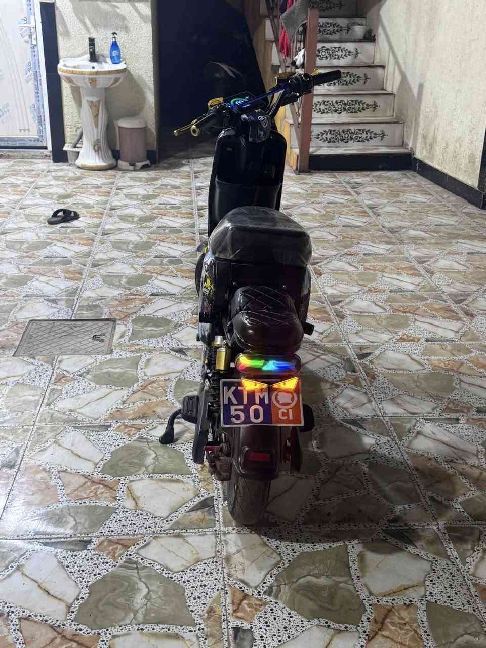 دراجه R9للبيع موديل 2026 مبدل شاشه كفرات موشم دراجه مزوده بطاريه سادسه و عقل رياضي يعني طير بختصار و عمبار رياضي دراجه بيها بس طكه ب صفحه ل يمنه مثل ما موضح ب صوره 

السعر:500و قابل ل تفاوض
لعنوان: البصره
رقم الهاتف: ***********
