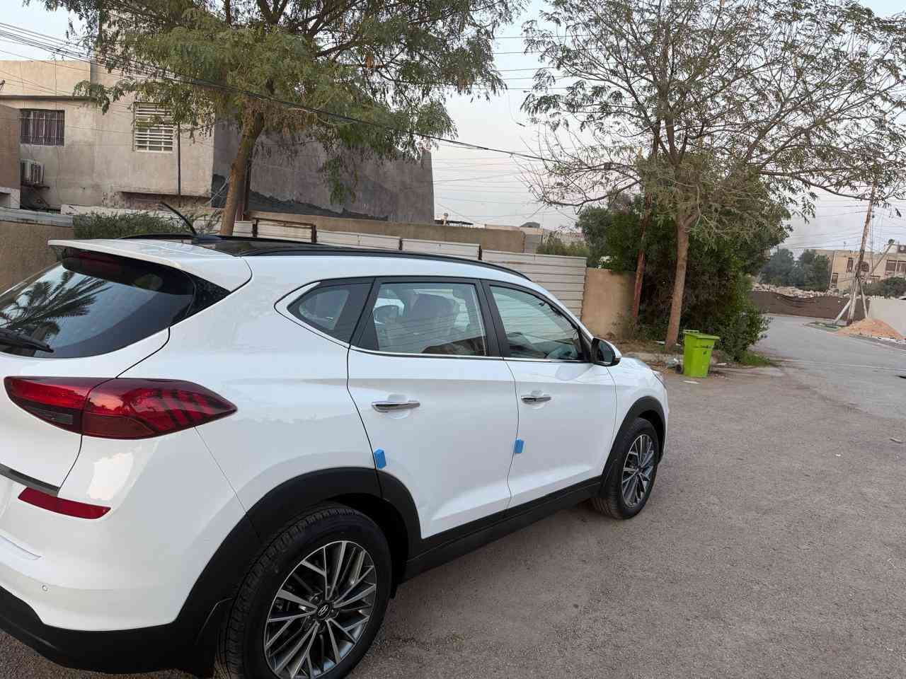 توسان 2020 خليجي كاصد..
مكفوله كفاله عامه..لا صبغ لا بارد لا تبديل
فووول موصفات.. 5 عدسات.. 
 بنوراما..
بصمه..
مري شفط..
ترحيب بل المري..
كراسي كهرباء..
شاشه وكامره خلفيه..
اريل نفيكيشن..
تبريد قطعتين..
بصمتين..
ويل كب..
شاحن واير ليس..
حساس خلفي امامي..
شاشة اعطال بل الدشبول..
السياره فول للاخير كاصد ..
للبيع الشراي يتصل
....*********** .  ....بغداد حي الجهاد
