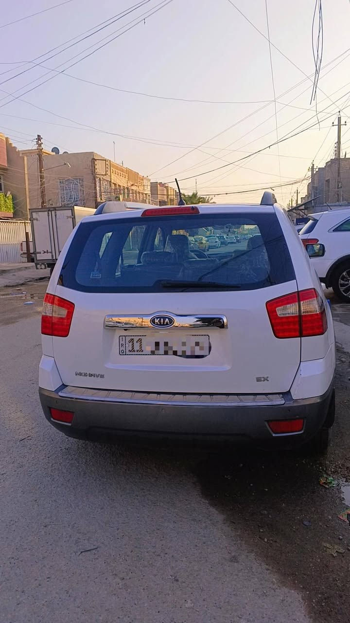 السلام عليكم
كيا مهافي موديل 2013خليجي سونار مرفق بل منشور 

  مواصفات فول 1/1 

  عداد المسافة المقطوعه :160الف كيلو متر 

  🔑مفتاح تشغيل بصمة 

  🔑بصمة أبواب دخول ذكي 

  🌿فتحة سقف 

  🌿كشنات جلد 

  🌿كراسي كهرباء 

  🌿ثلاث قطع تبريد 

  🌿فور ويل4X4

  السعر : 160ورقة بيه مجال بسيط 

  موقعنا : بغداد  الشعب 

 ‏‪***********‬‏ ابو  مصطفى
