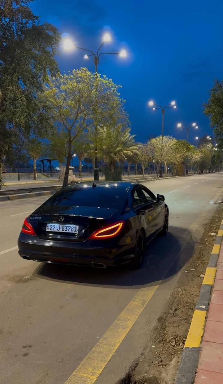 V8 Twinturbo
گير مكينة مكفول
قطعتين تبريد
فتحة سقف
مري شفط  
نقاط عمياء
كروز سرعة
رادارات 
حساسات امامية 
و خلفية و كاميرا
شفتات ستيرن
مقعد خلفي VIP
درگة AMG
كشنات جلد تدفئة تبريد امامي خلفي
تحكمات ستيرن
تحكمات كشنات  
خزن ذاكرة داخلي ٣ أوضاع
لدات داخلية بلادي
انارة ترحيب
سستم صوت harmin kardon
رادار تحديد مسار
دخول ذكي

صدر امامي و خلفي مكفول
حساس مطر
بعد السيارة بيها هواي مواصفات
جنطة تبديل بلادي و جاملغ خلفي بالعراق
السيارة وأرد الماني
للاستفسار 
***********
