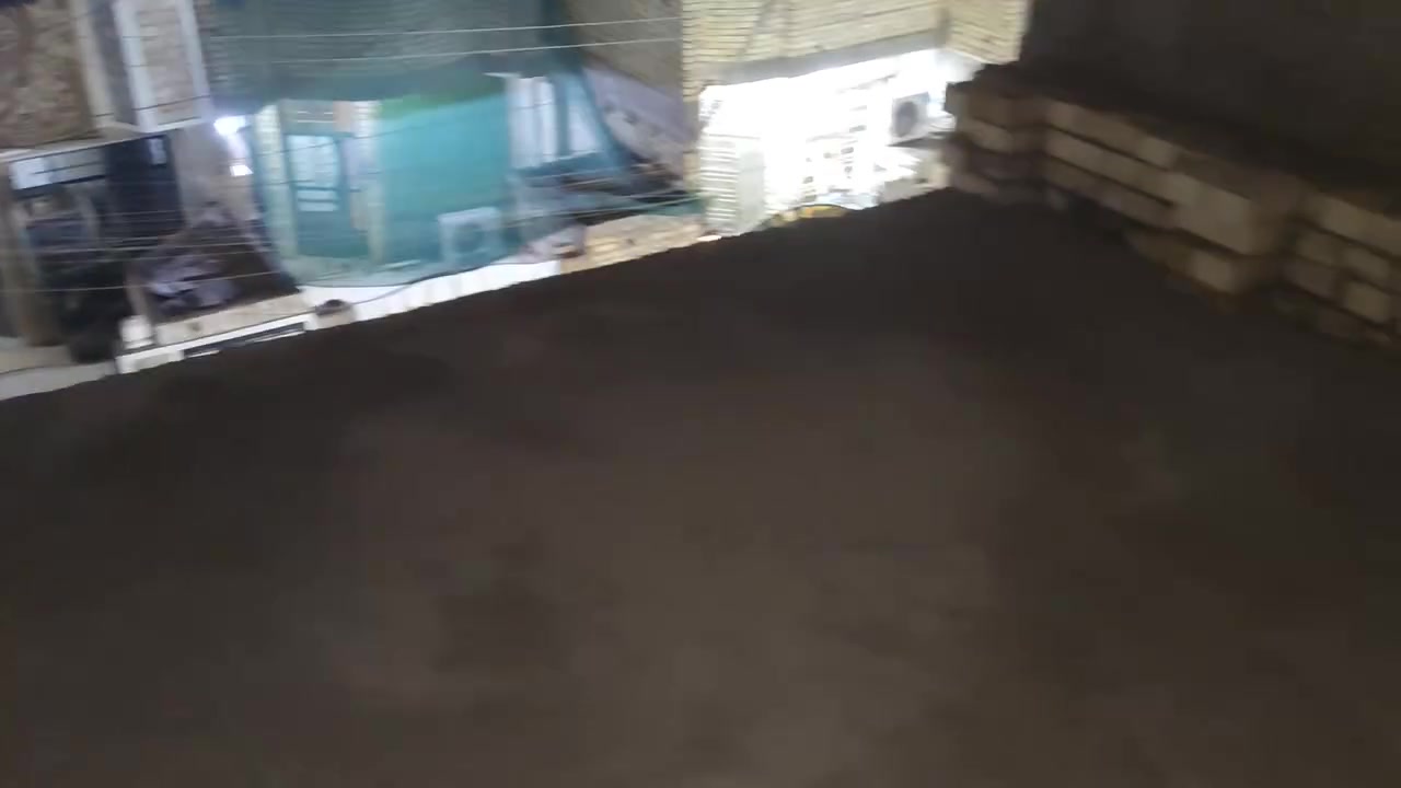 السلام عليكم جميعا
هيكل للبيع يتكون من 3طوابق طابقين كاملات وطابق ثالث مكامل مثل مموظح بالفيديو 

مساحة 50متر واجهة 5نزال 10 مقاطعة 2على 11شارع روضة اليقين قريب عالشارع العام شارع مبلط وعريض خدمات كاملة مي وكهرباء ومجاري 

يتكون  طابق اول  من طرمة زغيرة مدخل واحد صالة ومطبخ ومنور ترك وحمام وتواليت مشترك 

طابق الثاني بلكونة وغرفة نوم وحولي وخدمات 

طابق ثالث نظامة غرفة نوم وحولي يعني سويت نظام الخريطة مشتغلة 

السعر 70مليون وبي مجال للااستفسار أكثر اتصال ***********
