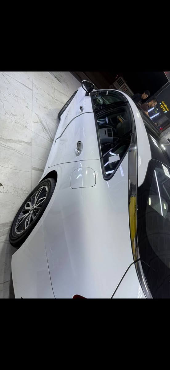 السلام عليكم K5 للبيع موديل 2021 مكفولة فول موصفات شركة نم ماشية 90000 الف رقم سليمانية مكان زيونة الاتصال *********** السعر 190 ورقة
