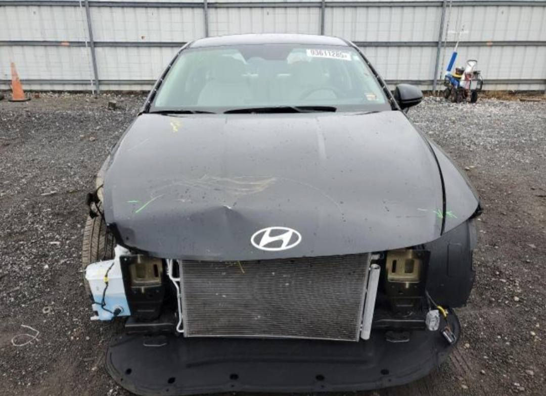 🔥 للبيع – سوناتا 2025 🔥

🚗 سيارة مميزة جداً بحالة ممتازة ومواصفات حديثة
💰 السعر: 73 ورقة (73,000$)

✨ المواصفات:

✔ محرك اقتصادي وقوي
✔ قير أوتوماتيك حديث
✔ شاشة كبيرة + نظام ملاحة
✔ كاميرا خلفية + حساسات
✔ بصمة تشغيل + دخول ذكي
✔ نظام أمان متكامل
✔ تبريد وتدفئة مقاعد
✔ إضاءة LED عصرية
✔ جنوط سبورت
✔ صرفية بنزين ممتازة

---

🤝 مميزاتنا:

✔ جاهزين للتعامل مع أصحاب المعارض والتجار
✔ توفير سيارات حسب الطلب من أمريكا
✔ مصداقية وشفافية بكل التفاصيل

---

📍 موقعنا: تكريت
📩 للاستفسار والمراسلة خاص

🔥 لا تفوت الفرصة – سيارة فخمة بسعر منافس 🔥


**إذا كنت صاحب هذا الإعلان وتريد حذفه لأي سبب، رجاءا أرسل رسالة إلى الدعم الفني**