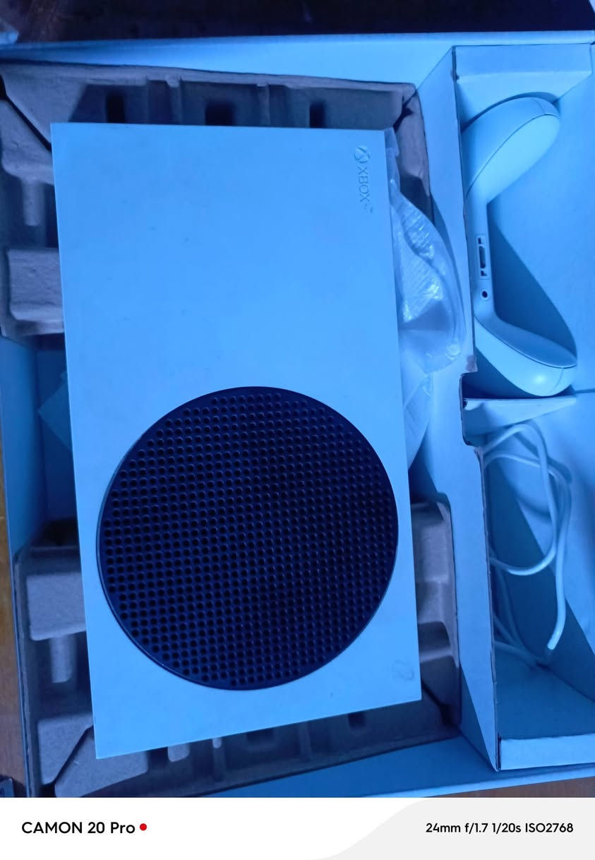 السلام عليكم 
جهاز اكس بوكس سيريس اس للبيع اصدار 22
ذاكرة 512 
الجهاز نضيف مستخدم سنة فقط +جويستك كيم سير مغناطيسي +اشتراك كيم باس  شهر 
السعر 330 الف  
العنوان الديوانية 
غير متوفر توصيل


**إذا كنت صاحب هذا الإعلان وتريد حذفه لأي سبب، رجاءا أرسل رسالة إلى الدعم الفني**