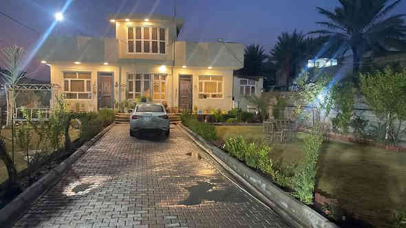 نص دونم للبيع يحتوي ع بيت مساحه ٢٠٠متر مشيد للاستفسار الاتصال ع الرقم ***********
