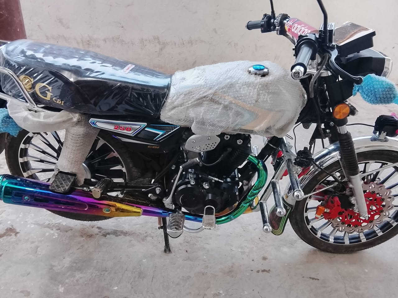 السلام عليكم كيفك المحرك 250 للبيع موديل 26 مكاني بيجي ماشي759 ***********
