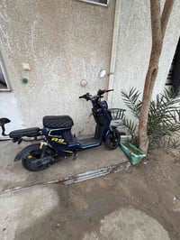 باسكل شحن للبيع R9 يحتاج فقط بطاريات  وياه سويج عدد 2 وريمونت السعر 22...