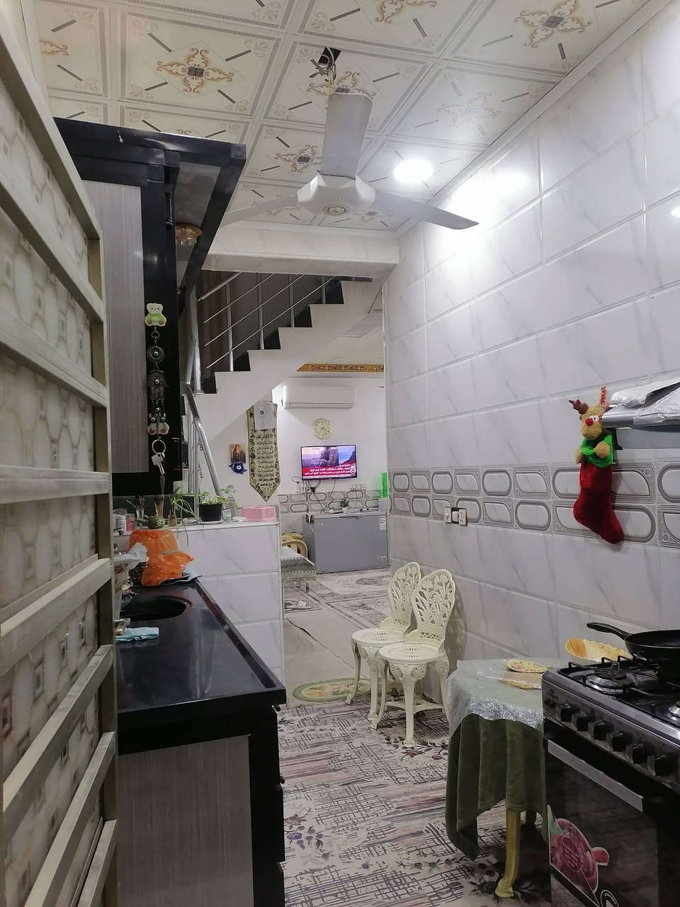 بيت زراعي مساحة ١٠٠ متر على طريق الزوار
غرفة 4*6
صالة 5*6
استقبال 5*6
مطبخ
حمام داخلي وخارجي
بيت نظيف وجديد وجاهز للسكن
عمود ٣٢٧ شارع ١٦ مقابيل مياه العتبة
للتواصل
***********
