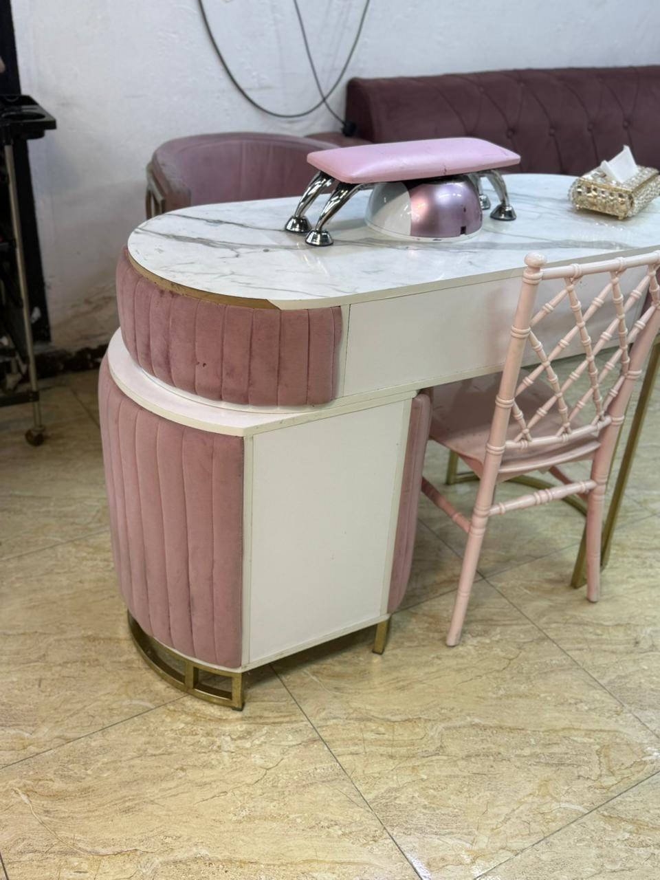 كراسي ثنين ومرايات ثنين وميز اكرلك كامل للبيع


**إذا كنت صاحب هذا الإعلان وتريد حذفه لأي سبب، رجاءا أرسل رسالة إلى الدعم الفني**