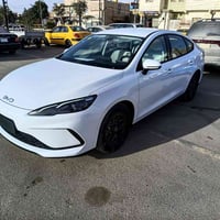 بي وايدي موديل 25 ماشيه 9 الاف رقم بغداد حره باسمي سعرها 18 و 500 رقمي...