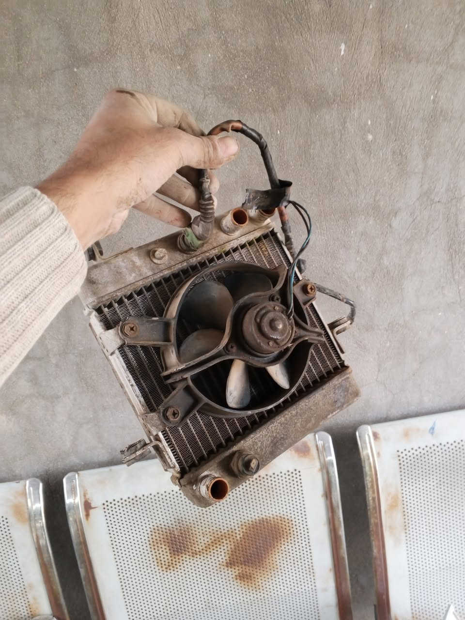 سلام عليكم 
للبيع غراض فورزه 06 
ابسعار مناسبه 
بغداد الدوره 
***********
