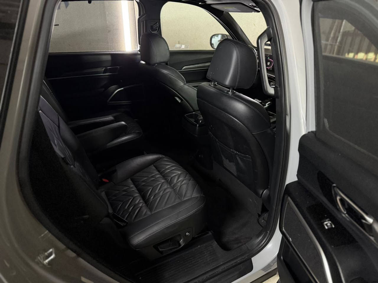 KIA TELLURIDE
كيا توليراد فول مواصفات EX 
موديل 2024
لون سمنتي 
فتحة سقف 
مري شفط
اشاير بلمري
رادر امامي خلفي 
اربع تحكمات 
كشنات Vip منفصل سبعه راكب 
اربع وضعيات قياده
قبق جنطه كهرباء 
كشنات جلد +كهرباء 
شاحن لاسلكي 
ويل اسود كروم
ماشيه 25 mi 
سياره نظيفه جداً دخول جديد  
السعر المطلوب 265$
*********** متوفر واتساب كربلاء, العراق
