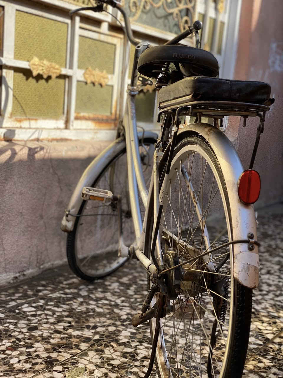 🚲 اري بناتي حجم 26 للبيع

دراجة يابانية POZZA  
خفيفة ومريحة للمشاوير  
بيها حامل وداينمو وضوء  
شغالة تمام وما تحتاج شي

السعر 75 ألف 

المكان: بغداد /  
اللي مهتم يراسل خاص


**إذا كنت صاحب هذا الإعلان وتريد حذفه لأي سبب، رجاءا أرسل رسالة إلى الدعم الفني**