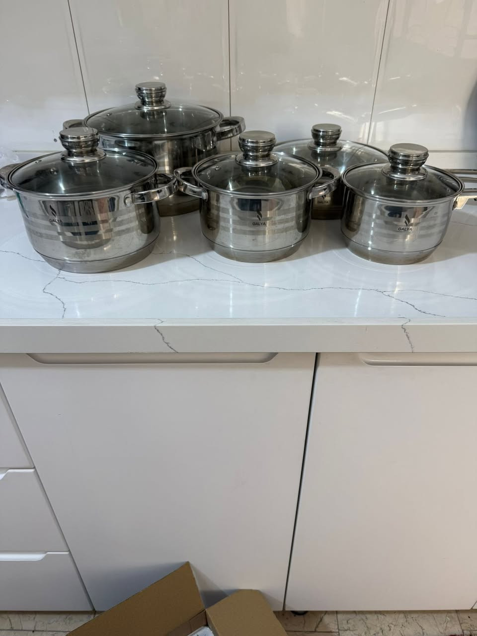 السلام عليكم. عندي سيت كدوره متكون من 6 قطع اربع كدور وتبسي وطاوه مثل دله اشتريت من معرض الالماني  سعره 55  ميصير غسالة الصحون اريد ابيعها  45 جديد استخدمت بس قطعتين منه من الكدور مرتين بس  وخبازه هم جديده مامستخدمه  نوعية امبليوم اكبر حجم  اخذتها 65 ابيعها 55مكاني كربلاء حي العباس


**إذا كنت صاحب هذا الإعلان وتريد حذفه لأي سبب، رجاءا أرسل رسالة إلى الدعم الفني**