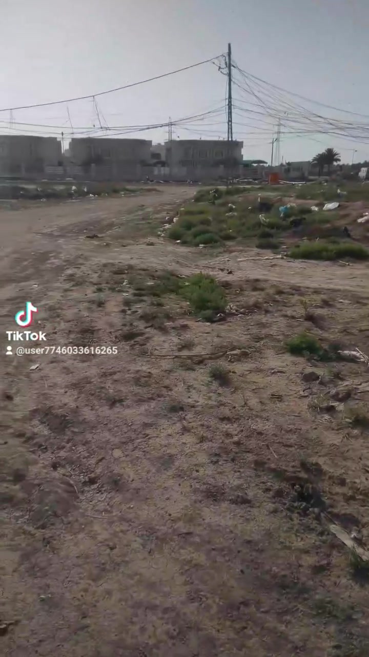 قطعه طابو صرف ام الهوى الجديدة خلف مجمع دينار مساحتها 100 متر قريبه على المجمع السكني سعرها 35. ‏‪***********‬‏
