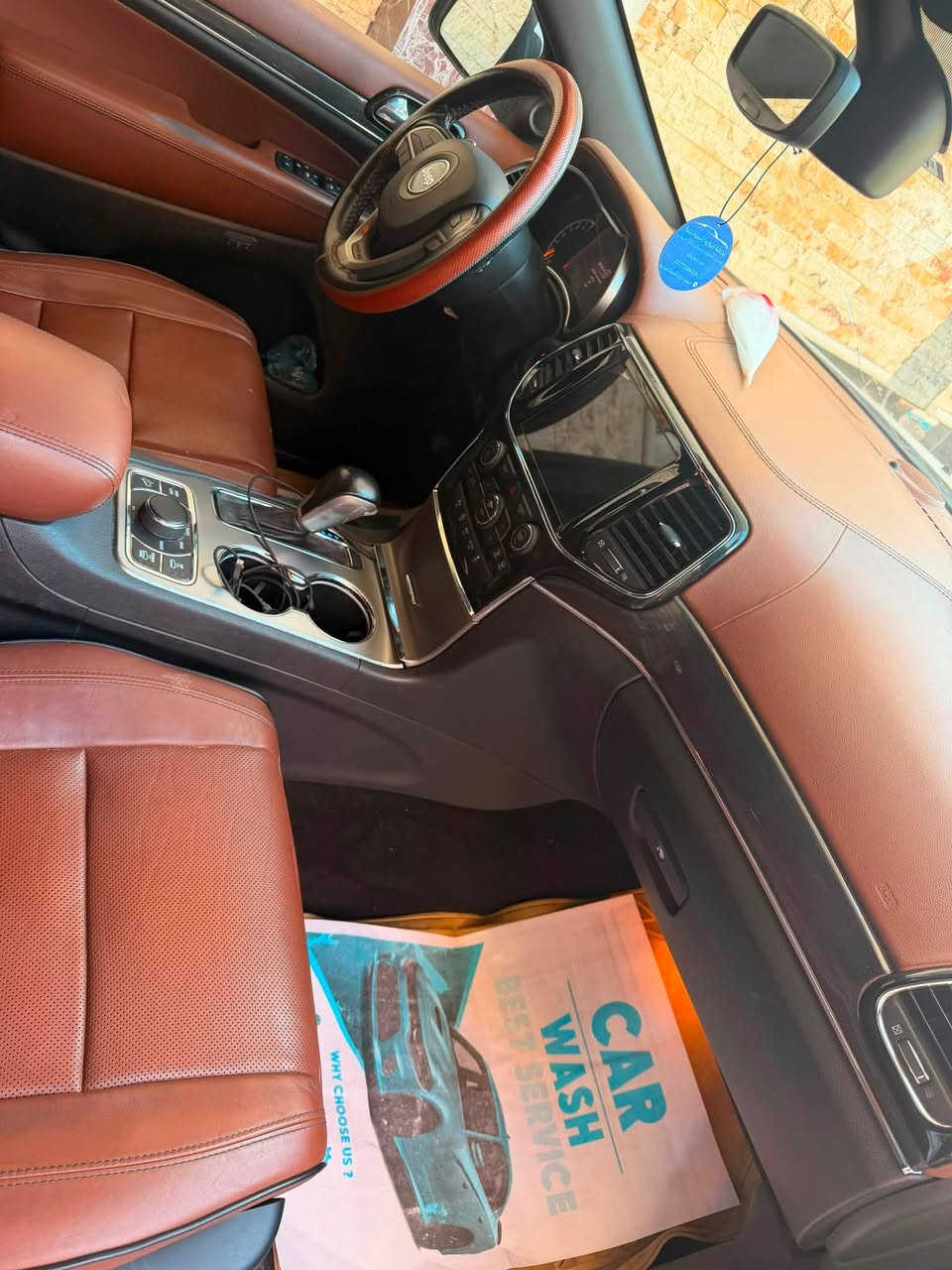 جيب اوفرلاند خليجي فول مواصفات 1/1
الموديل : 2020
المحرك : V6 3.6L
الرقم : بغداد بأسمي تحويل ثاني يوم مباشر 
المواصفات :
* ﻿﻿تشغيل عن بعد .
* ﻿﻿دفع رباعي 4x4 .
* ويل قياس 20 .
* ﻿﻿سقف بانوراما .
* بصمة مع دخول ذكي .
* دخول سهل للسائق .
* نظام تشغيل واطفاء اوتماتيكي للمحرك .
* ﻿﻿فرش المقاعد من الجلد .
* ﻿﻿المقاعد الأمامية كهربائية مع وسادة ظهر .
* ﻿﻿ذاكرة لحفظ وضعيات الجلوس .
* ﻿﻿المقاعد الأمامية تدفئة وتبريد .
* ﻿﻿المقاعد الخلفية تدفئة .
* ضبط الستيرن كهربائي .
* ﻿﻿تدفئة ستيرن .
* تبريد قطعتين مع مناخ منفصل .
* ﻿﻿شاشة 8.4 انج .
* ابل كاربلي واندرويد اوتو .
* ﻿﻿نظام الملاحة (GPS) .
* نظام قياس ضغط الإطارات . 
* اربع وضعيات قيادة للطرق الوعرة .
* وضع القيادة الرياضي SPORT .
* وضع القيادة الاقتصادي ECO .
* ﻿﻿نظام خاص للطرق الوعرة .
* ﻿﻿المصابيح الأمامية متفاعلة مع LED نهاري .
* ﻿﻿كشافات الضباب زنون .
* ﻿﻿صندوق كهربائي .
* ﻿﻿حساسات أمامية .
* ﻿﻿حساسات خلفية .
* ﻿﻿كاميرا خلفية متفاعلة .
* ﻿﻿مرايا جانبية ووسطية بخاصية التعتيم الذاتي .
* ﻿﻿مرايا جانبية مع هيتر .
* مرايا جانبية قابلة للطي كهربائياً .
* ﻿﻿مثبت سرعة .
* ﻿﻿نظام بريك اوتماتيكي .
* حقيبة العدة الاصلية والأسعافات الاولية .
* ريموت تحكم وسماعات هيدفون خاصة بالسيارة .
* لون داخل السيارة قرميدي .
* تخم تايرات جديد .

السعر / 310 $ وبيها مجال للشراي
المكان / الشعب حي التجار
الرقم / ***********
