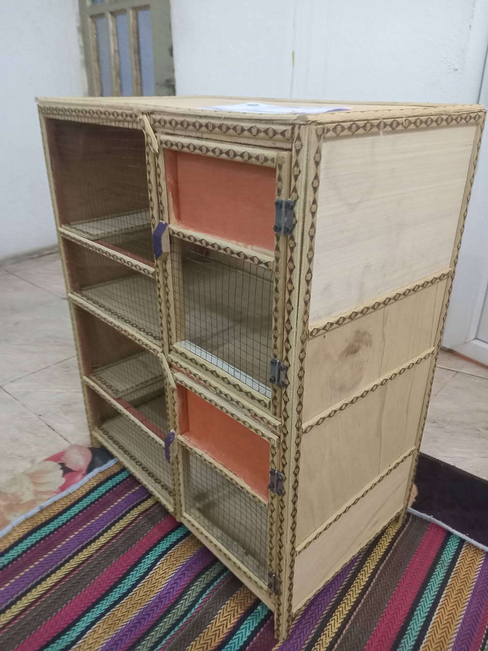 صلى على محمد توصيل جميع المحافظات
لارتفاع الكلي 80 ,رتفاع خانه وحده 40  عداد جمله عدنه 
العرض 70.  
نزال 35 
قضلمه صاج داخلي خارجي 
للستفسار    وتساب *********** حجز 
اكو خانه ام وحده اكو خانتين
