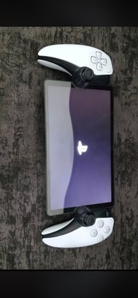 بورتال للبيع نظيف جدا ملحقاته كارتون وكيبل فقط معه اشتراك بريميوم السع...