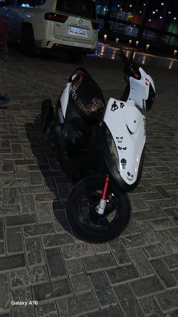 سلام عليكم
ماكس عدله للبيع 
بوشه 49 بلاد
مكينه مامفتوحه شرط ع لفحص 
 دراجه كله بلاد نضافته حلوه 
نقصه باتري وسلف 
سعره 600 وبيه مجال للطيبين 
متواجد بل خاص 
وهذا رقمي***********
