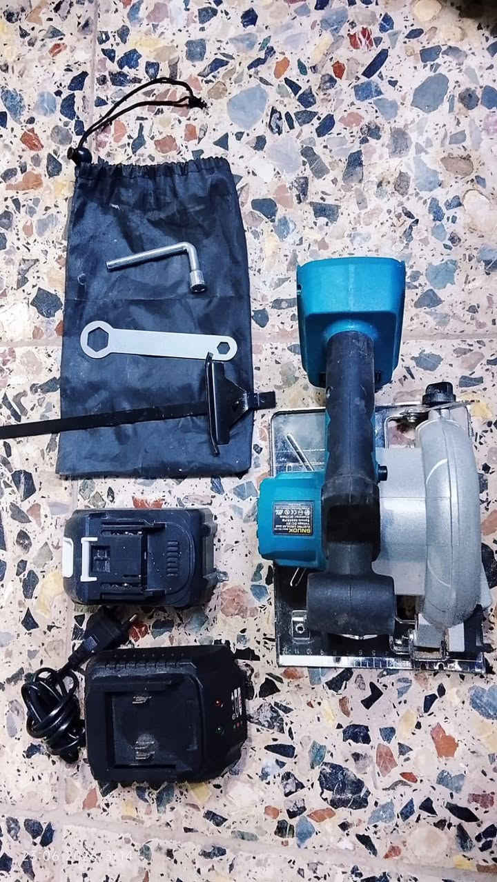 بغداد / العبيدي حي السفير 
شغالات مال بيت فقط البارك سايد يحتاج بطارية وعلى الشغل
150 الف شلع لايوجد توصيل

هاتف *********** واتساب موجود
