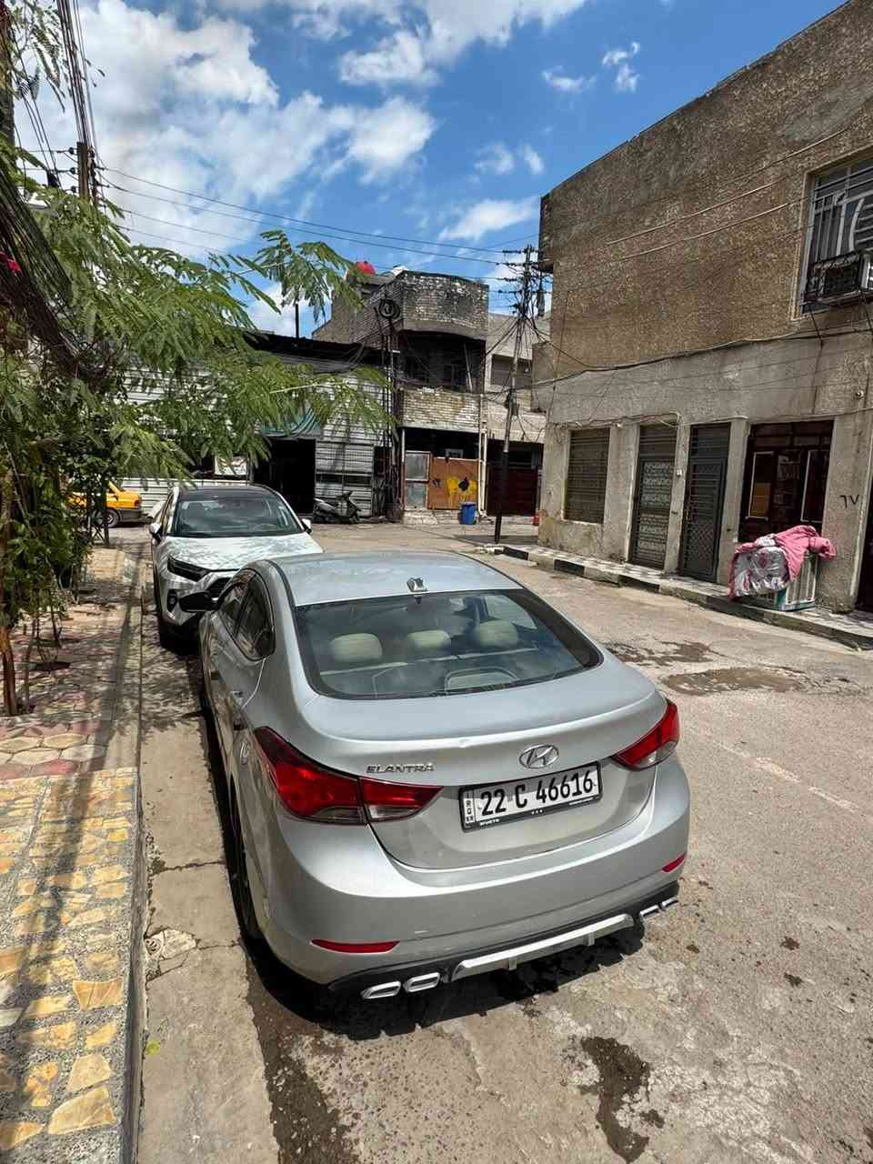 سيارة لانتره موديل ١٦حادثه صندوق
وبنيد صبغ جماليه السعر ١٠٧ بغداد 
حي القاهره ***********

