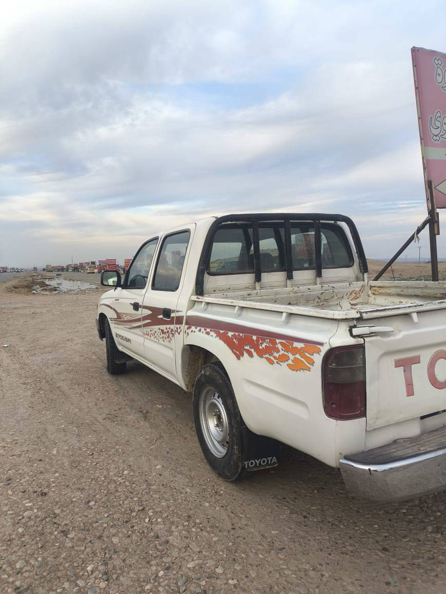 سلام وعليكم سياره للبيع تويوتا الفين 2001رقم سليمانية سياره مال جناي مابيها نقص مكفوله من صبق بس بلقبق البانزين شويه صبق فقط باور ستيرن تبريد مكان سياره ديالي العضيم ***********
