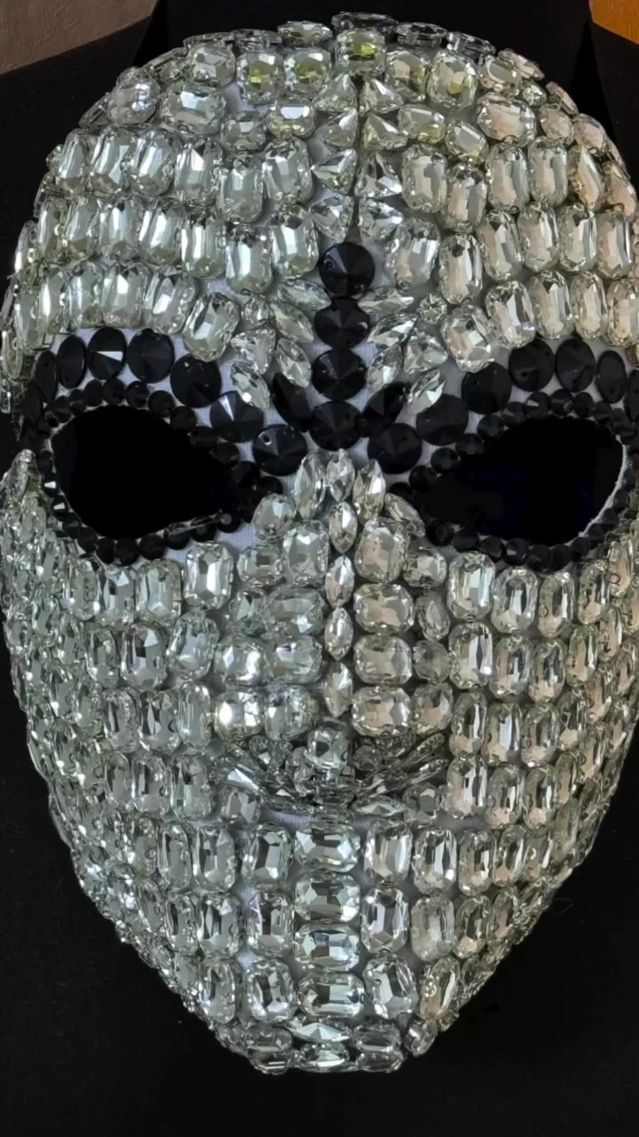 بعض من تصاميمنة الحلوة بيج لولو ماسك يوفرلكم كافة انواع الاقنعه الي متلكوها باي بيج لان احنه وبكل فخر الوحيدين بالعراق 🫰💕🌸
 لطلب دايركت 

#اكسبلور #ترند #قناع_لولو #اكسبلور_explore #شغل_يدوي


**إذا كنت صاحب هذا الإعلان وتريد حذفه لأي سبب، رجاءا أرسل رسالة إلى الدعم الفني**