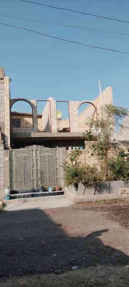 السلام عليكم دار للبيع مساحه 120 متر واجهه 7 نزال 17 
منقطه ناجي طه مقابيل القدس زراعي 25 طابقين الأول كامل والثاني نقص بس سكف الاول يتكون من أستقبال و مطبخ و غرفة وصحيات داخلية وخارجيه وصاله وترك خلفي والطابق الثاني 3 غرف و صحيات بناء طابوك درجه اولى للاستفسار الاتصال ***********
