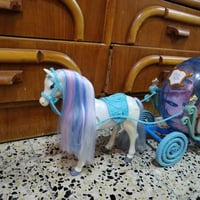 حصان سندريلا • أصلي • باب ينفتح