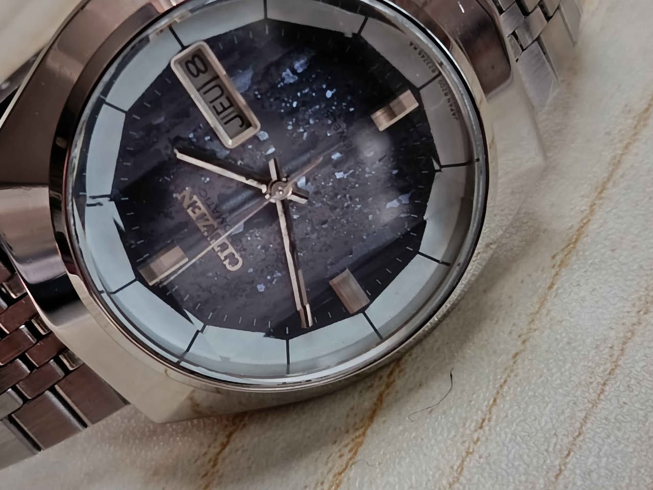 نوادر السيتيزن الاوتوماتيك
٢١ حجر
مينا رخامية مع زجاج بلوري مضلع
٣٨ ملم
بلادي بالكامل 
نظافة ممتازة جدا 
١٣٠ الف بغداد, العراق


**إذا كنت صاحب هذا الإعلان وتريد حذفه لأي سبب، رجاءا أرسل رسالة إلى الدعم الفني**