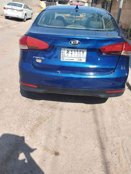 السلام عليكم عندي كيا فورتي للبيع موديل 18 وارد كندي حادث بس دعاميات والتبريد عاطل السعر125$ وبيه مجال واليحب يتصل ***********
