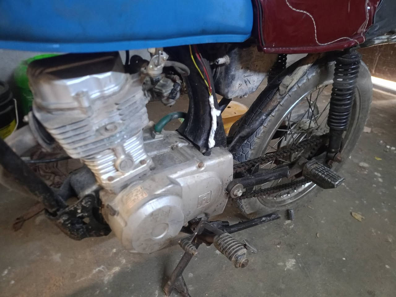 سلام عليكم ايراني نامه أدوات مكينه حلوه للبيع 300 وبيها مجال مكاني ياسين خريبط ‏‏‪0776 053 0659
