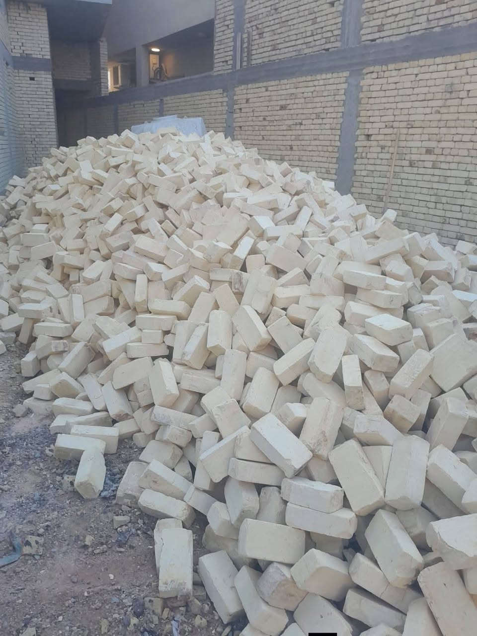 البيع طابوق نجكتر شرط المكلاب
اللون وقالب وركن وقوه
وعدد الدبل 4300  مضبوط
يتوفر ناصرية بصره الاستفسار *********** واتساب
