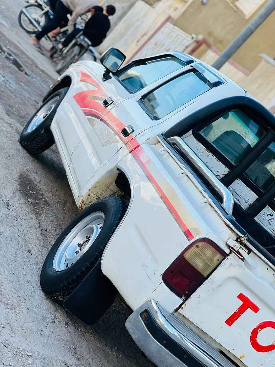 بيكم تيوتا 2001
وارد اكويتي سياره حلوه حداديه جديده اسيرن جعمقه مكينه سوده

رقم انكليزي مثنى لل 30 بسمي مكاني العماره

رقم الهاتف ***********
