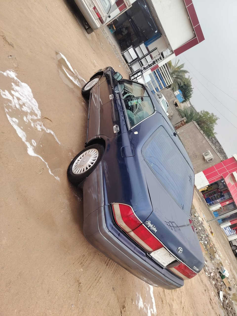 السلام عليكم راس الثور ازرق نيلي
الموديل 1997
مكفوله كص ونقل جثه وعيب شرعي
مكينه وكير فيفتي 3000 جدد
حداده جديده تبريد ثلج 
رقم بصره مشروع وطني تحويل بكل المحافضات
السعر 87 وبيهه مجال للشراي مكاني البصره الزبير 
للستفسار اتصال ***********
