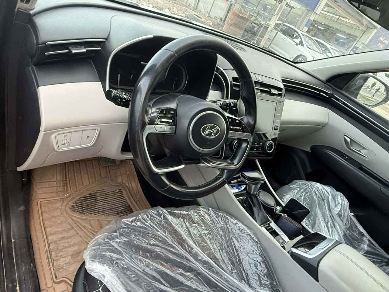 توسان موديل 2020 الشكل الجديد وارد خليجي رقم بابل انكليزي مكفوله فول مواصفات عدا البانوراما السعر ١٩٧ السونار وبيها مجال السونار بالمنشور للاستفسار ***********/***********
