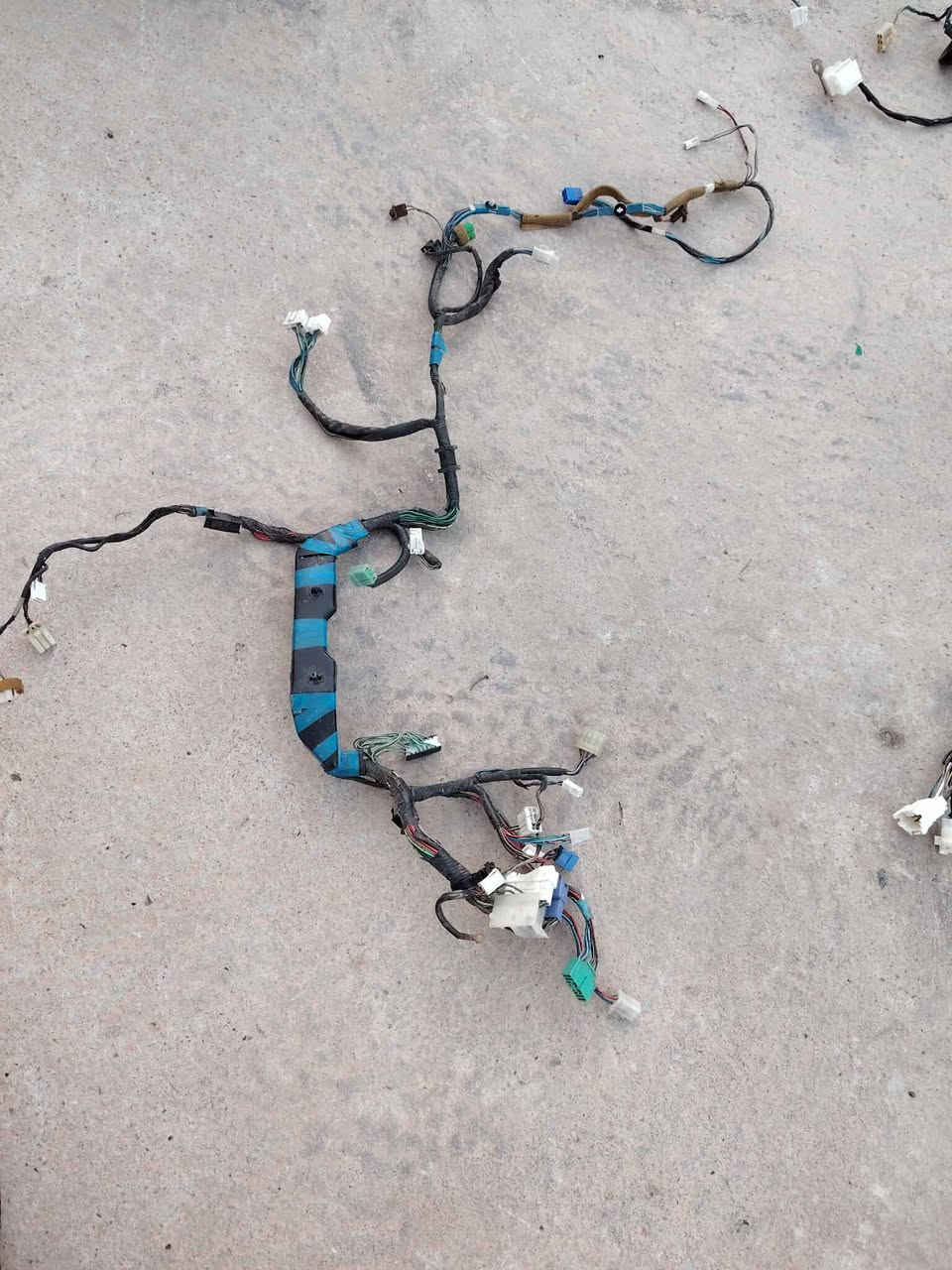 السلام عليكم 
طفيرة داخليه كاملة مكملة شرط أوربي شرط لا جلخ ولا تيب بي 

مال كيجات والساعه والجداحة والمسجل واضوية الداخلية مع فيش التدفئة حتى كلوب الجكمجة بيها 

سعرها مناسب

خاص او واتساب او اتصال 

***********
