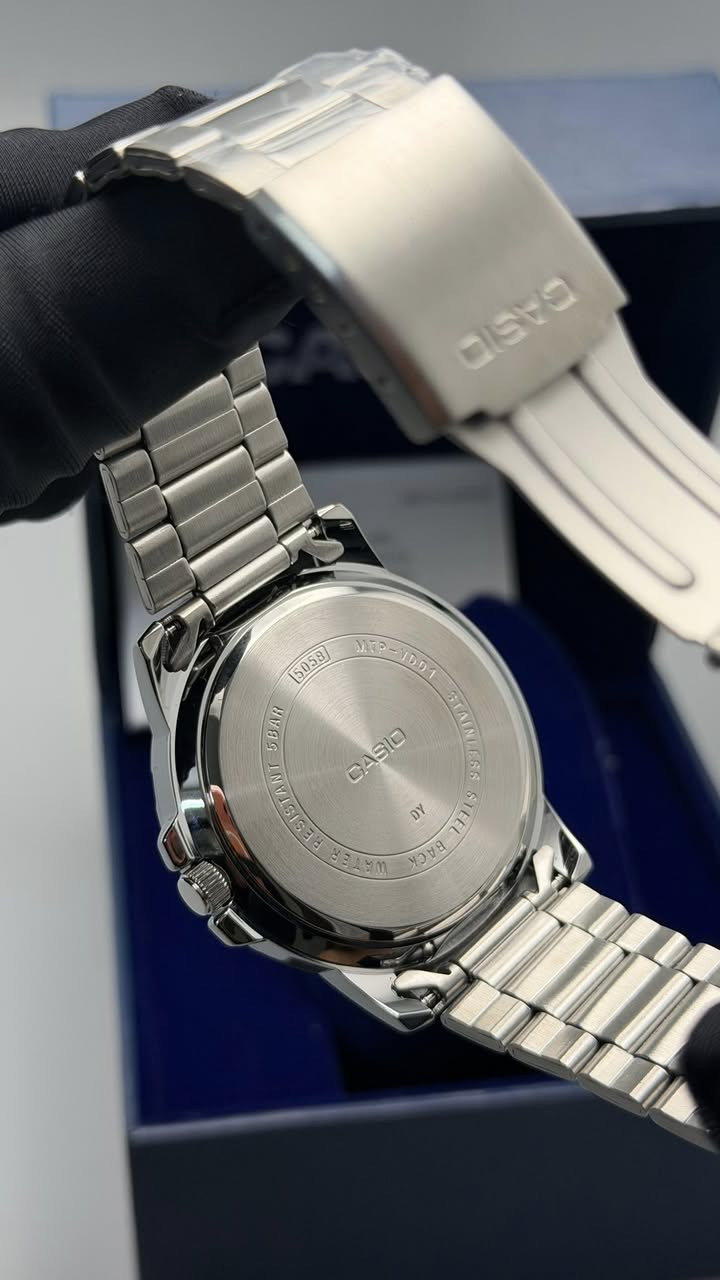 ساعة CASIO الأصلية
تصميم شبابي عصري بلون مميز وواجهة جذابة تناسب الاستخدام اليومي.

المواصفات:

* حركة Quartz أصلية عالية الدقة
* هيكل وسوار ستيل مقاوم
* مقاومة للماء WR50
* عرض للتاريخ
* لون Mint مميز وراقي
* خفيفة وعملية للاستخدام اليومي
* أصلية وكالة مع إمكانية الفحص قبل الاستلام

السعر: 85,000 دينار عراقي

للتواصل والاستفسار واتساب:
***********
