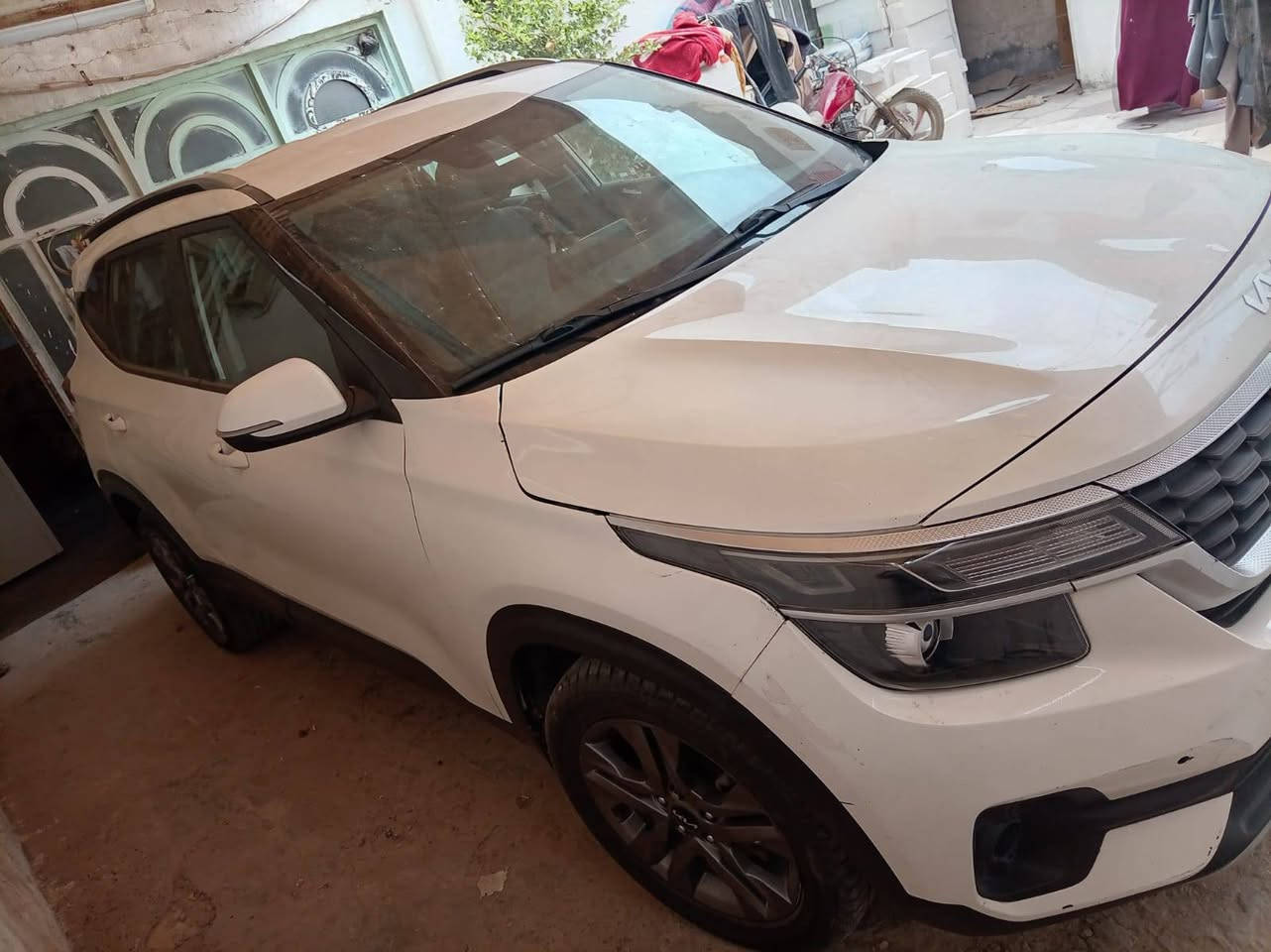 النوع kia سلتوس
السعر 125بيها مجال 
المديل 2022
حداديه 100%
كير محرك كفاله
تريد ثلج 
وكاله ومداور موجود 
تحكمات حساسات كلها شغاله 
بيها طخه بلباب الخلفي صفحه اليمين
وطخه بلدعاميه الكدام ع وضعها بعدها 
تريد سونار نسوي تجي تگلبها تشلع عيوني واضيفك وتتوكل موشراي لتعبني فدوه الوجهك 
مكاني النجف 
***********
السعر 125بيها مجال للطيبين
