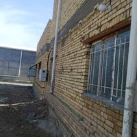 ارض زراعية مساحه دونم مع بيوت عدد 2  جاهزات للسكن  بناء حديد  البناء ط...