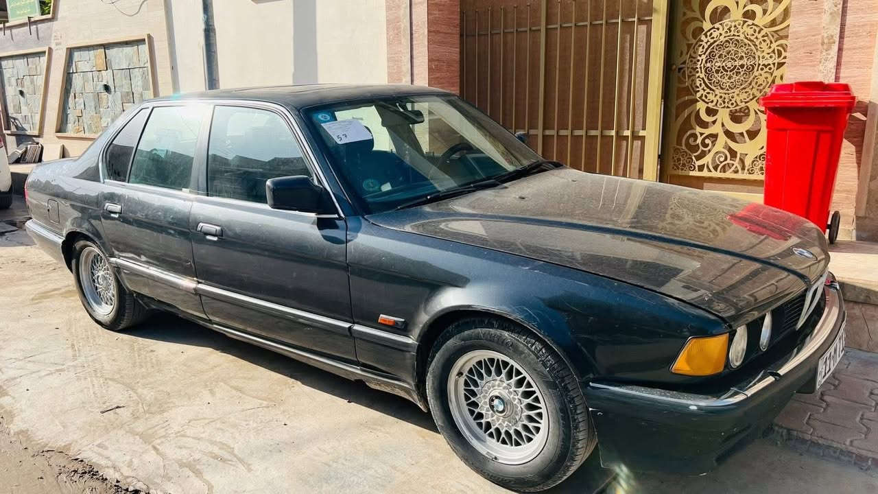 السلام عليكم BMW 730

المحرك البيها 3500

موديل 1993

السنوية بإسمي 

تبريد قطعتين شغال وكلش تمام

صدرها نص عمر

كهربائياتها جيدة

محركها ممتاز جداً

السعر 47 وبيه مجال ***********
