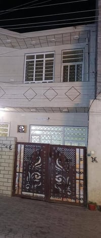 يوجد بيت مساحتة 58 متر واجهة 2.90 نزال 20 البيت مقسوم يوجد في حايط مشت...