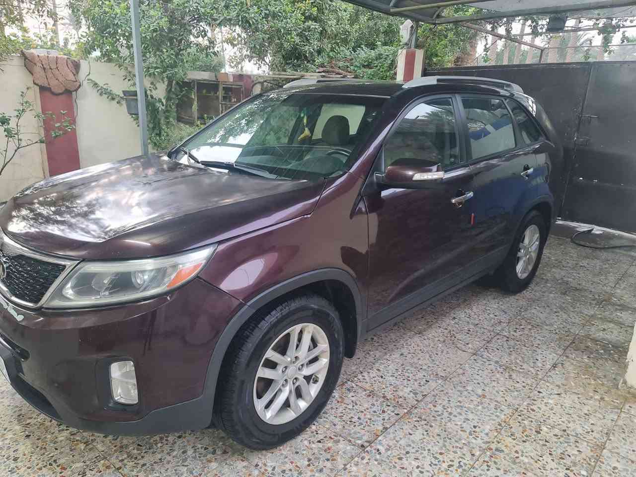 السلام عليكم
للبيع سورنتو ٢٠١٥ مكينه ٦سلندر امريكي رقم بغداد نكليزي بسمي السياره من٢٠١٥ عله أيد كفاله عامه بيهه بس البنيد سرقه والباقي كفاله عامه سبعه راكب  تبريد ثلج حداديه جديدة تخم تاير جديدمكاني حله السعر ١٥٧ وبيهه مجال للشراي السياره جديه وحله من الصور 
‏‪***********‬‏
