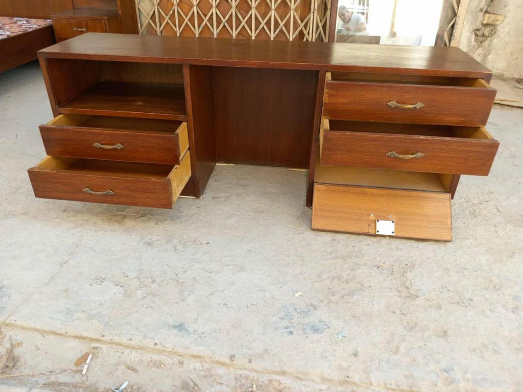 ميز تواليت مستعمل السعر 80 وبي مجال العنوان بغداد الكرخ تقاطع درويش البياع شارع البداله الانتصارسوق اميمه فرع مجمع الرازي ع اليمنه منتصف شارع ع اليسرى خلف مي اور
***********
*********** بغداد, العراق
